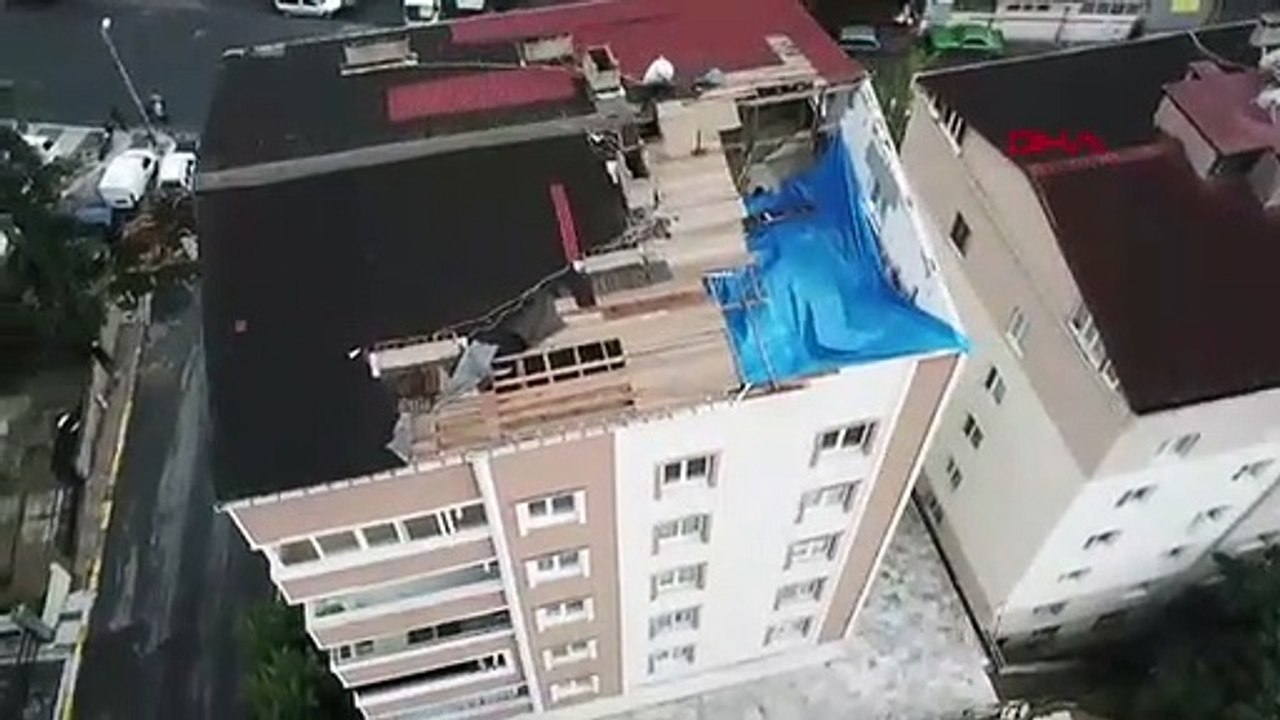 Maltepe’de okulun çatısı uçtu:  6 araç hasar gördü