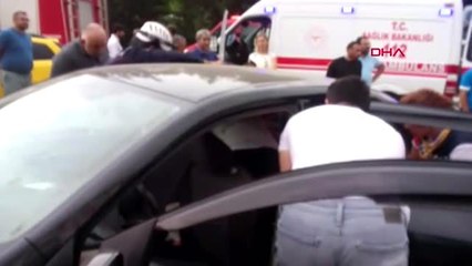 Antalya otomobil ve taksi çarpıştı 6'sı aynı aileden 8 yaralı