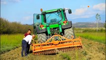 Histori Shqiptare: Nje shofer kamioni sjell faren elite te grurit ne Shqiperi