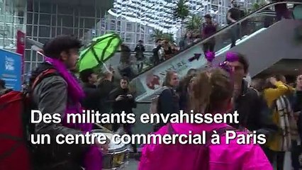 Climat: Extinction Rébellion occupe un centre commercial à Paris