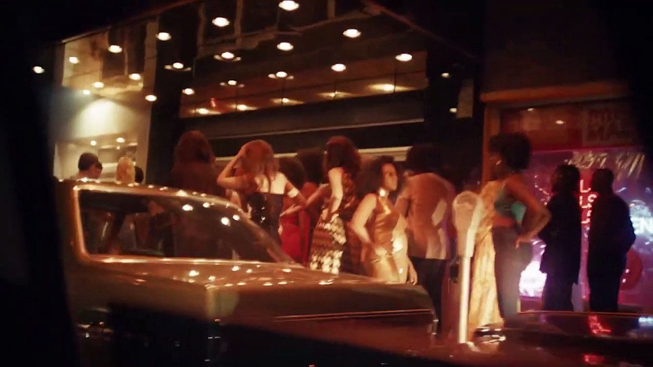 Regardez Hailey et Justin Bieber qui se déshabillent pour la nouvelle campagne de publicité de la marque Calvin Klein