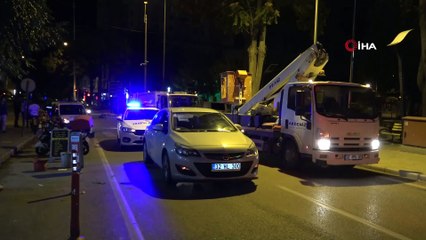 Motosiklet önce ağaca sonra direğe çarptı: 1 ölü, 1 ağır yaralı