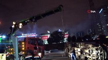 İstanbul'da Kamyonet Yan Yattı, Üç Kişi Yara Almadan Kurtuldu