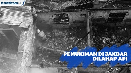 Pemukiman Padat di Kebon Jeruk, Jakarta Barat, Dilahap Api