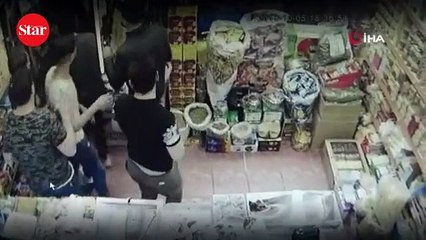 Veresiye vermeyen marketçiye kabusu yaşattılar!; O anlar böyle görüntülendi
