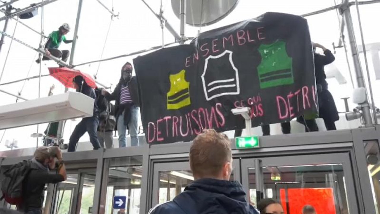'Extinction Rebellion' besetzt Pariser Einkaufszentrum