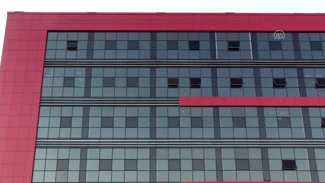 Teröristlerin yaktığı HEM modern binasında