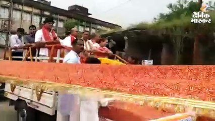माताजी को अर्पित की गई दो किमी लंबी चुनरी