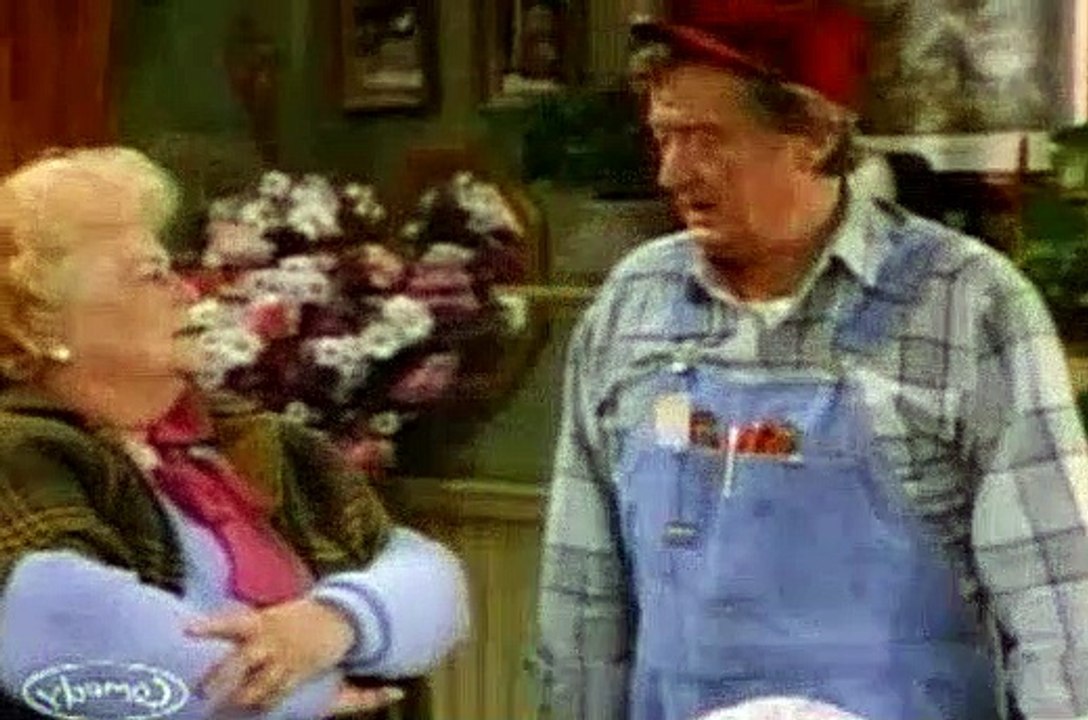 Newhart S08E23 My Husband, My Peasant