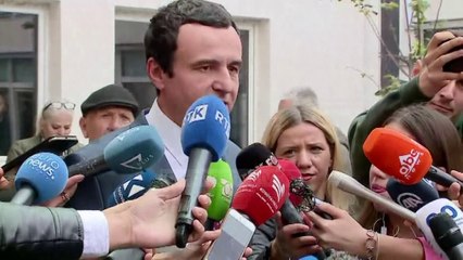 Télécharger la video: Mesazhet e Politikanëve/ Votojnë kandidatët për kryeministër dhe Presidenti Thaçi