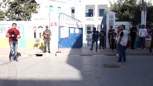 Tunus Başbakanı Yusuf Şahid oyunu kullandı