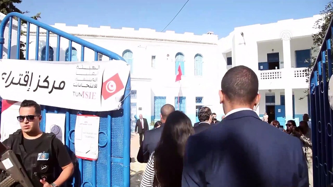 Tunus Başbakanı Yusuf Şahid oyunu kullandı - TUNUS