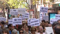 Cientos de personas protestan en Madrid contra la proliferación de las casas de apuestas
