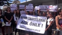 İzmir kadınlar, cinayetlerin önlenmesi için oturma eylemi yaptı