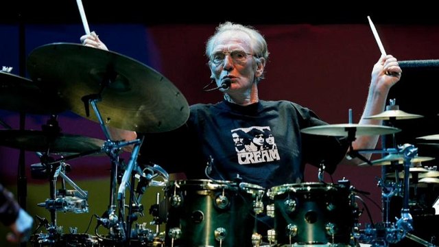 Умер Джинджер Бейкер