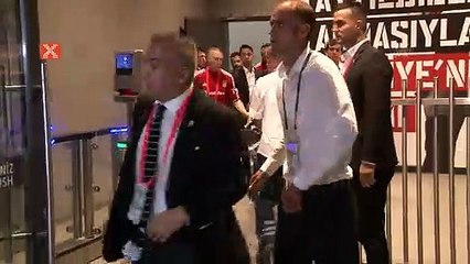 Dorukhan Toköz'ün ambulansa taşınma anı