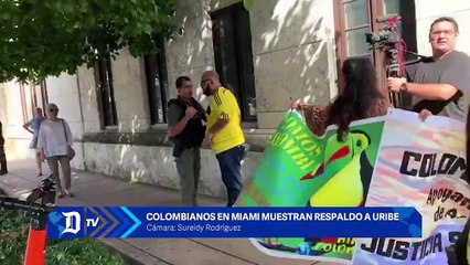 Colombianos en Miami muestran respaldo a expresidente Uribe