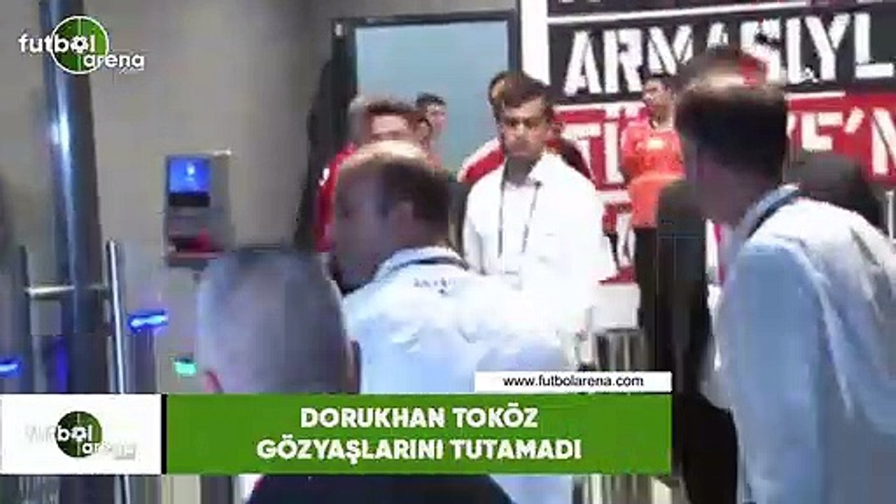 Dorukhan Toköz yaşlarını tutamadı