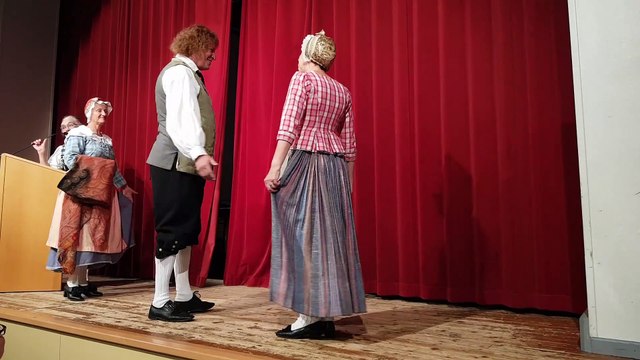 Illfurth : La belle diversité des costumes d'autrefois en Haute Alsace