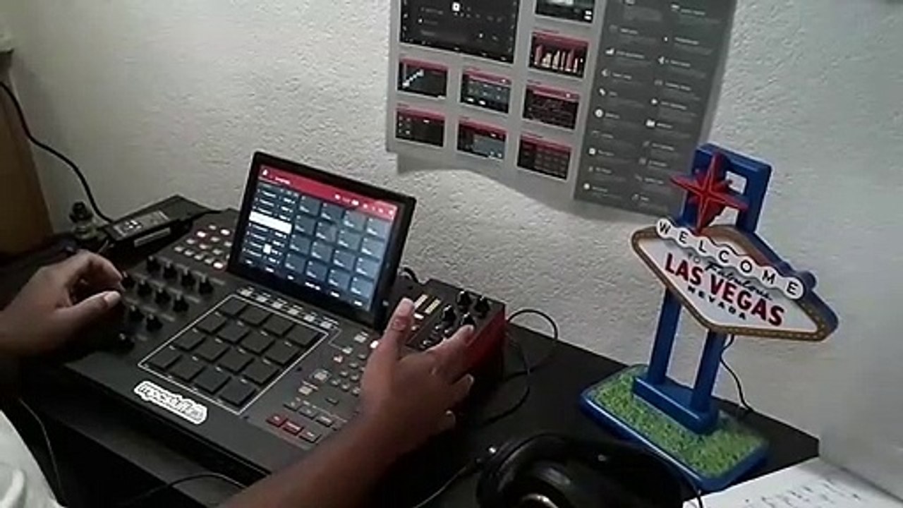 Beatmaking on Akai MPC X- Roulette
