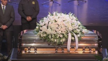 Dolor y reconocimiento en la despedida de José José en Miami