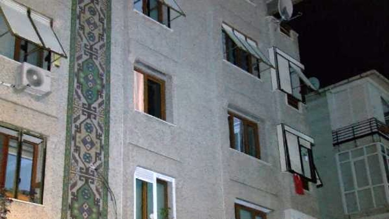 Sinir krizi geçiren kadın evi ateşe verdi iddiası