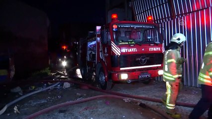 Fatih'te metruk binada yangın - İSTANBUL