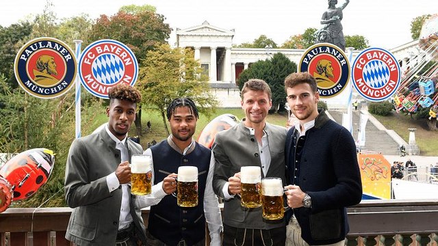Bayern Munich players go full Bavaria at Oktoberfest