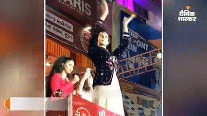 गरबा महोत्सव में 'छैयां-छैयां' गाने पर थिरकीं मलाइका