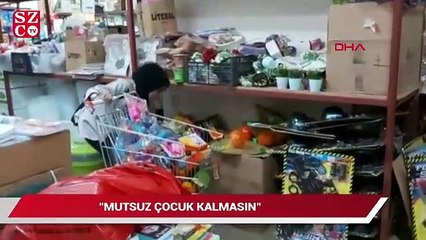 Cami hoparlöründen anons etti, çocuklara oyuncak dağıttılar