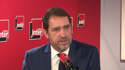 Christophe Castaner sur l'action du groupe Extinction Rebellion: "Je ne vois pas en quoi empêcher celui qui a une boutique dans une galerie marchande de travailler contribue à une revendication politique"