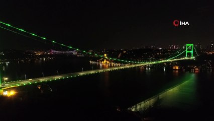 İstanbul'un Simgeleri 'Serebral Palsi' İçin Yeşile Büründü