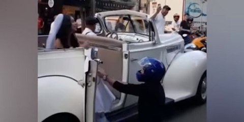 Vídeo viral: Un joven intenta desesperadamente frenar la boda de su ex novia