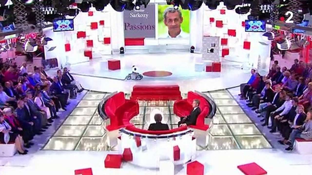 L'ex-Président de la République Nicolas Sarkozy invité de Michel Drucker dans "Vivement dimanche prochain"