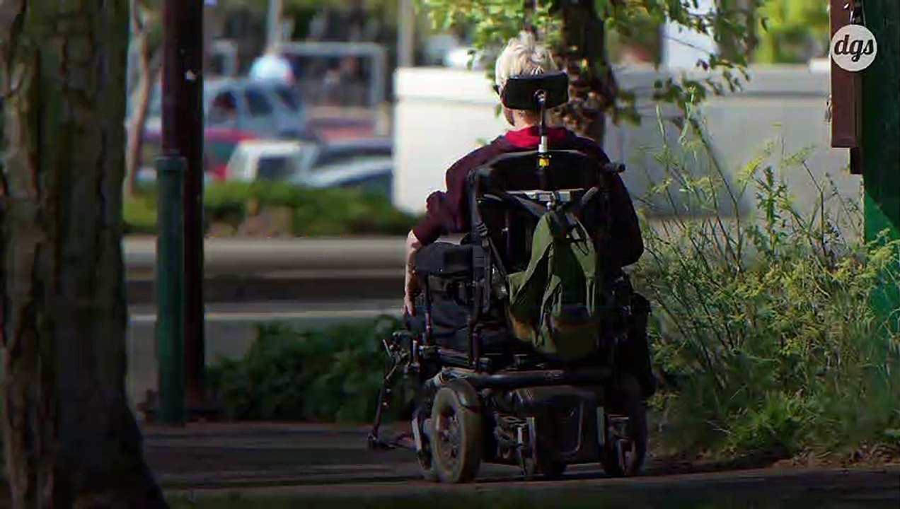 Piloté par la pensée un exosquelette a permis à ce patient tétraplégique de remarcher