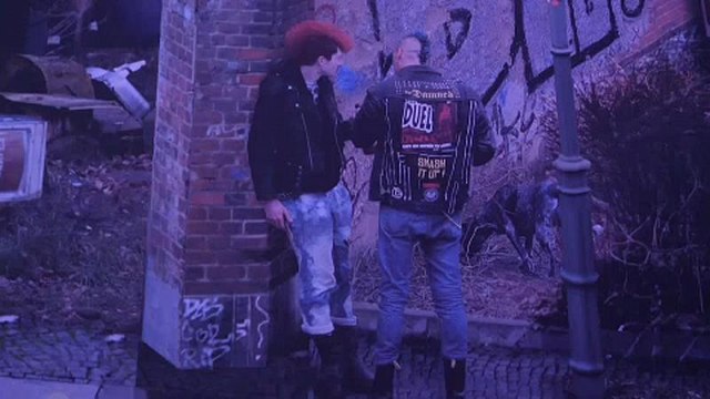 Élet a berlini fal tövében: kiállítás nyílt a német fővárosban