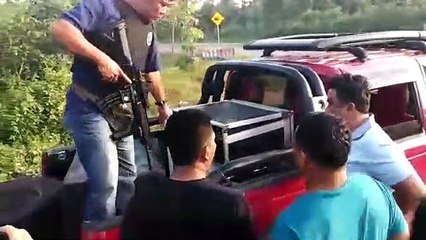 86 FLASH! Petugas BNN Geledah Mobil dan Dapati Sabu-Sabu 38 Kg