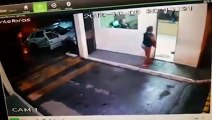 Heróis em ação! Vídeo mostra momento em que policial salva bebê que engoliu ponta de lápis