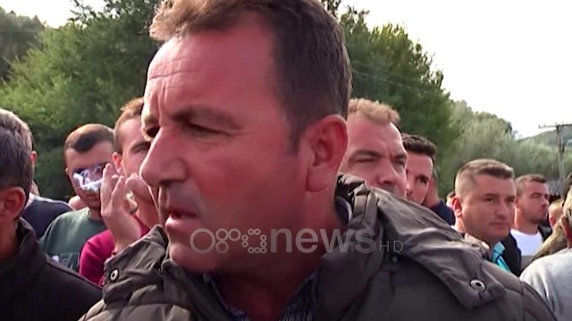 Ora News - Revoltohen fermerët e serave, mungesa e tregut dhe TVSH-ja i ngrejnë në protestë