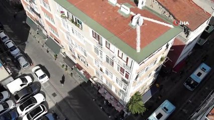 Kadıköy'de riskli olduğu gerekçesiyle boşaltılan 5 katlı bina havadan görüntülendi
