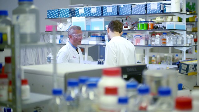 Motor racing star Sir Jackie Stewart gives £1.5 million green light to next generation of dementia researchers