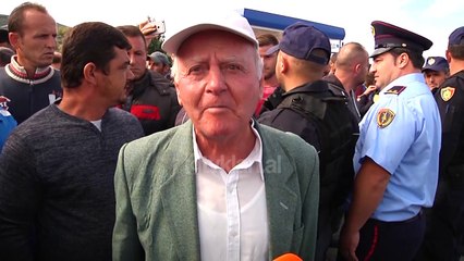 Fermeret bllokojne rrugen