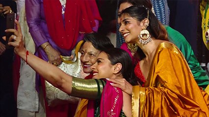 Kajol clicks selfie with her family at durga puja;Watch video | FilmiBeat