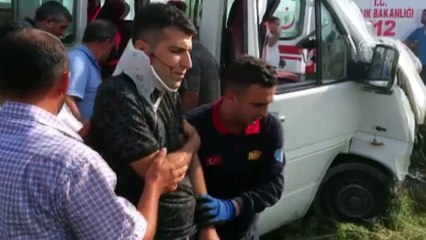 Yolcu minibüsü ile otomobil çarpıştı: 5 yaralı - Mersin