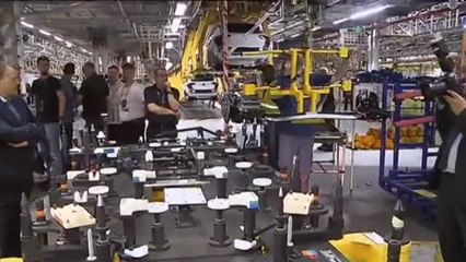 El rey Felipe VI visita la planta de Opel en Figueruelas