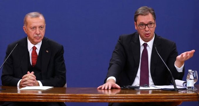 Sırp Cumhurbaşkanı, gazetecinin sorusunu yarıda kesip Erdoğan'ı korudu