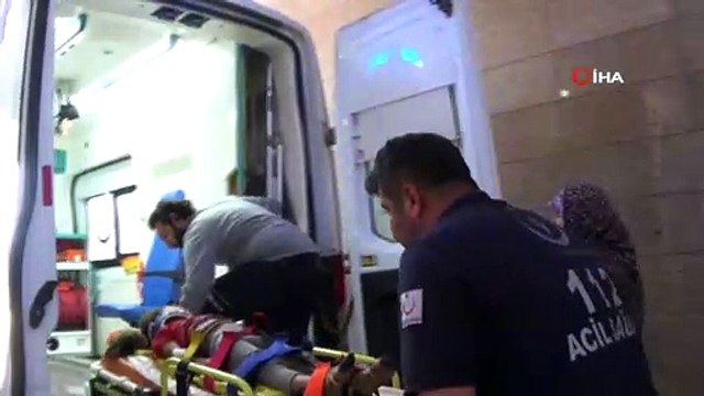 Yolun karşısına geçmeye çalışan kız çocuğuna motosiklet çarptı