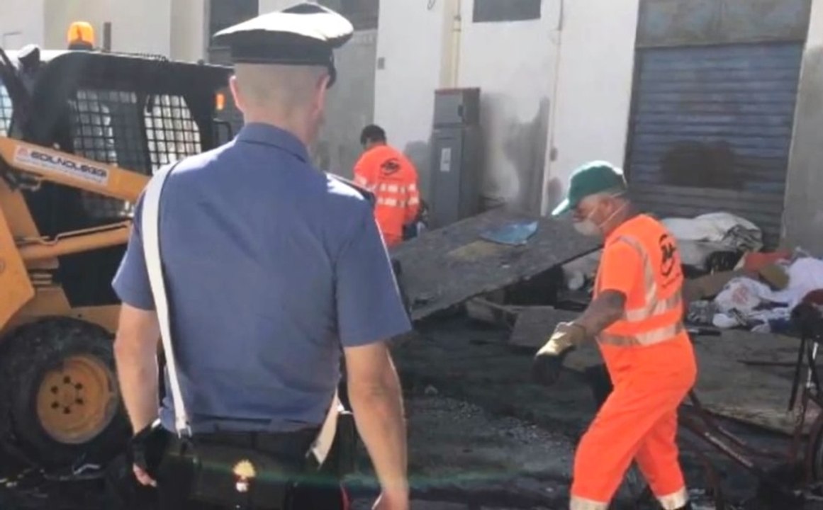 Napoli - Sgombero baraccopoli Parco Marinella: denunciata 28enne cubana (07.10.19)