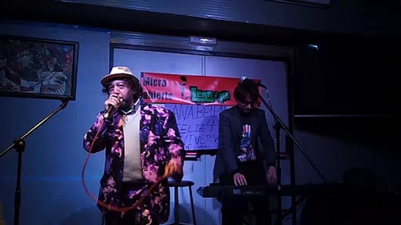 Imrovisación final al piano con el Mago Castro