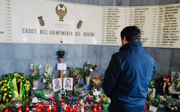 Salvini a Trieste rende omaggio ai due poliziotti uccisi (07.10.19)